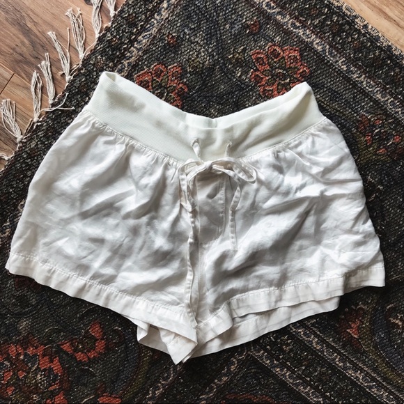 PJ Harlow Pants - Silky nighty shorts